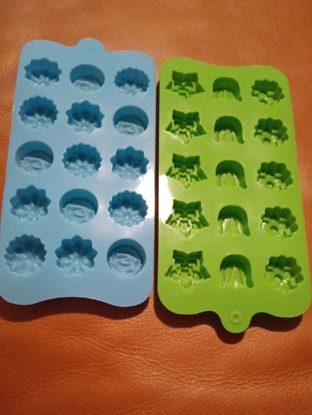 - Silicone Candy/Mold Tray Set - Blue & Green